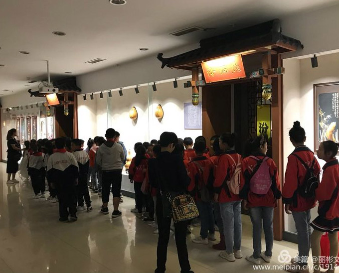 呂梁非遺博覽園來(lái)了一批小觀眾